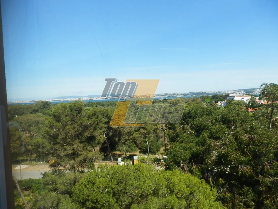 Apartamento T1 para Venda em Costa da Caparica Foto 22