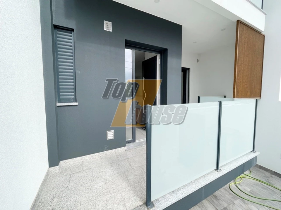 Moradia T2 para Venda em Corroios Foto 12