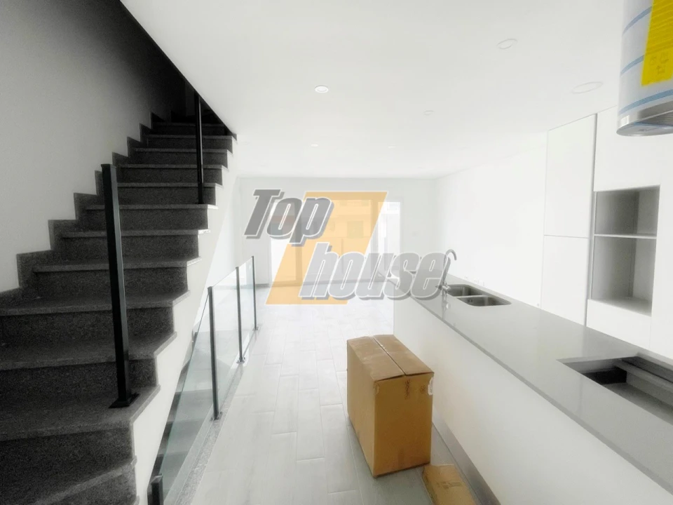 Moradia T2 para Venda em Corroios Foto 14