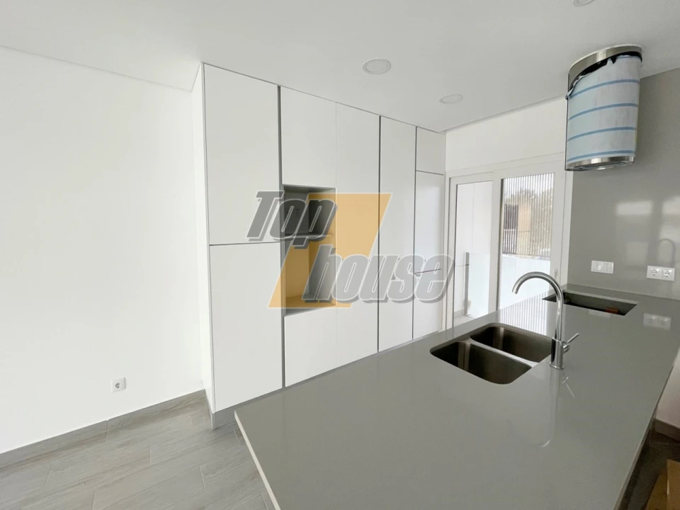 Moradia T2 para Venda em Corroios Foto 2