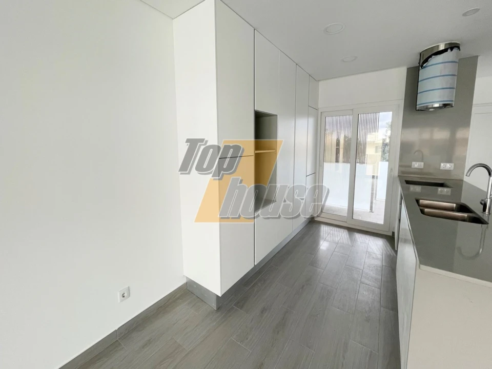 Moradia T2 para Venda em Corroios Foto 15