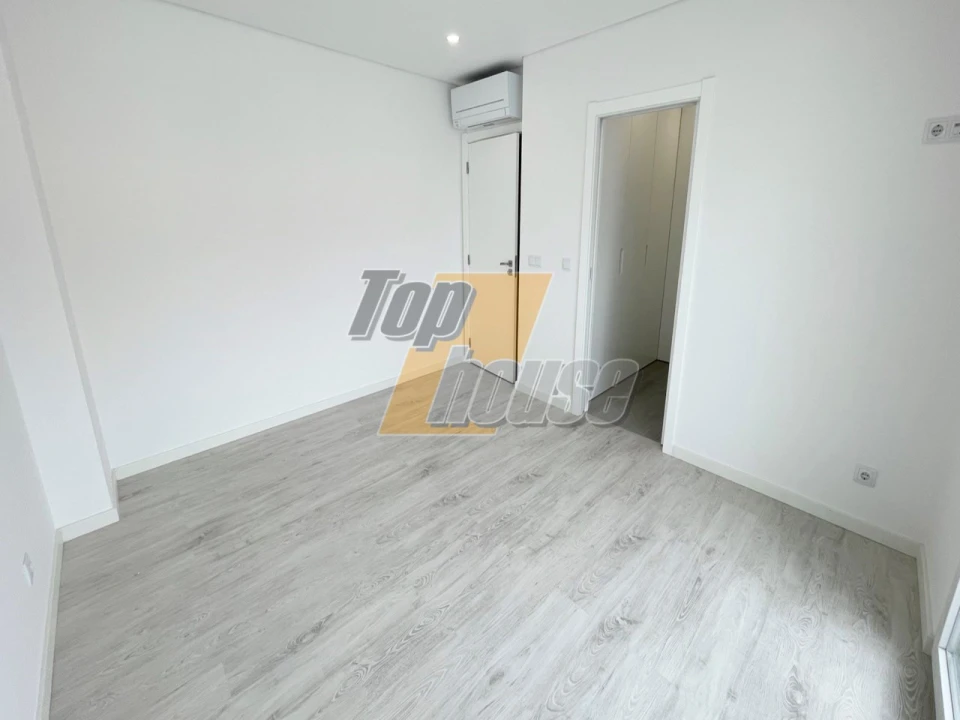 Moradia T2 para Venda em Corroios Foto 6