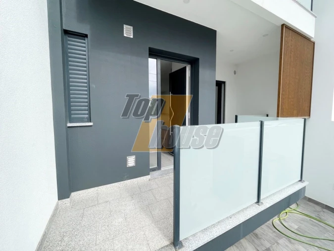 Moradia T2 para Venda em Corroios Foto 12