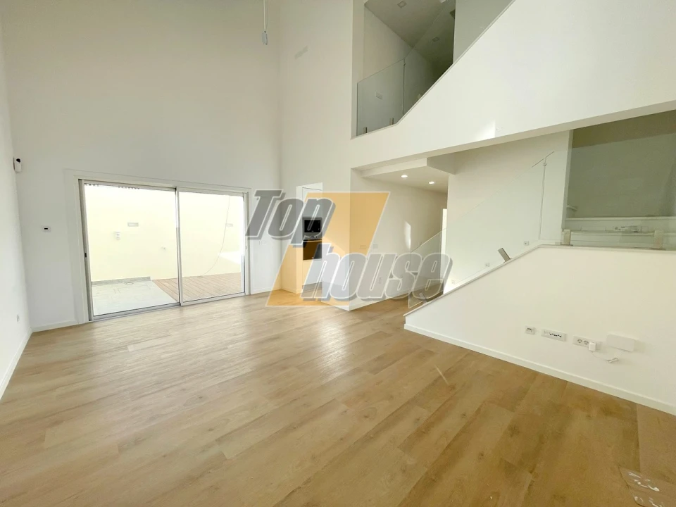 Moradia T3 para Venda em Costa da Caparica Foto 2