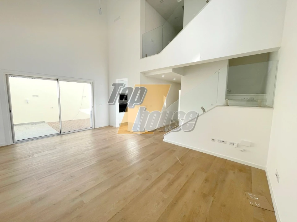 Moradia T3 para Venda em Costa da Caparica Foto 4