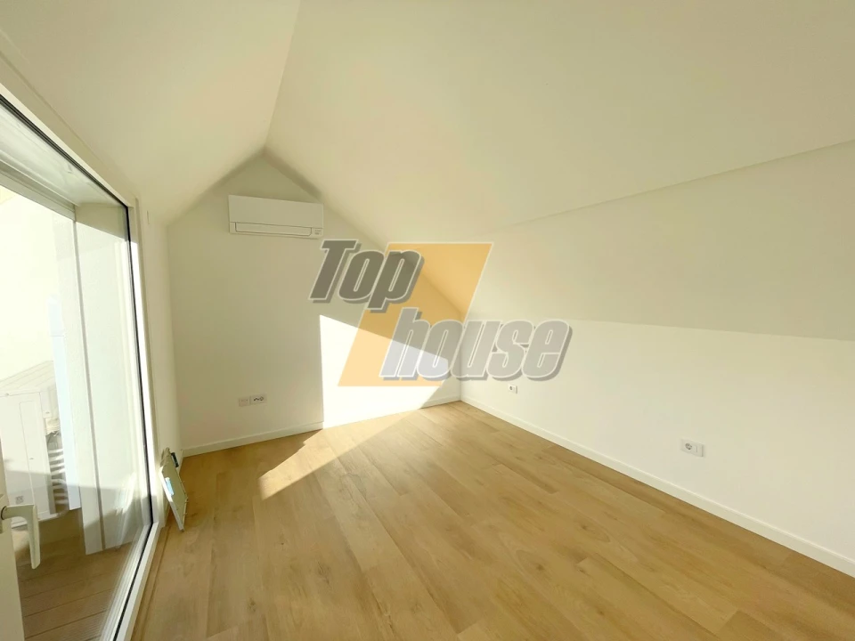 Moradia T3 para Venda em Costa da Caparica Foto 32