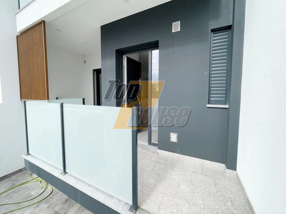 Moradia T2 para Venda em Corroios Foto 14