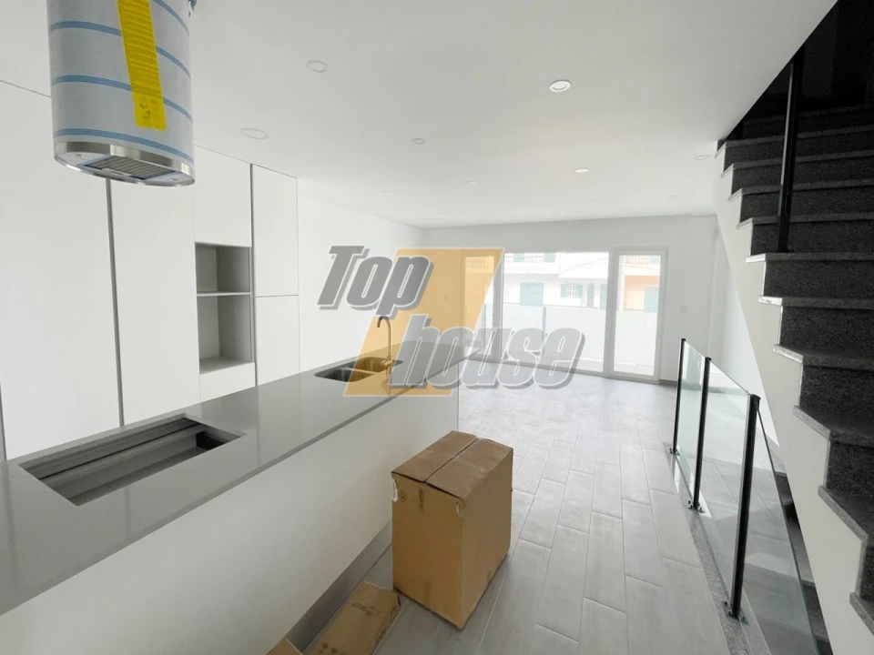 Moradia T2 para Venda em Corroios Foto 2