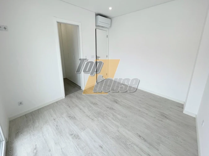 Moradia T2 para Venda em Corroios Foto 6