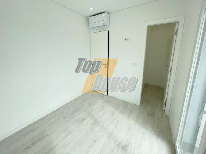 Moradia T2 para Venda em Corroios Foto 12