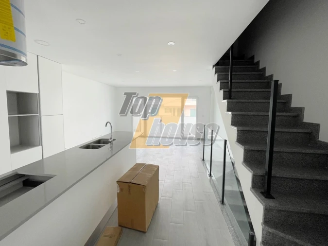 Moradia T2 para Venda em Corroios Foto 13