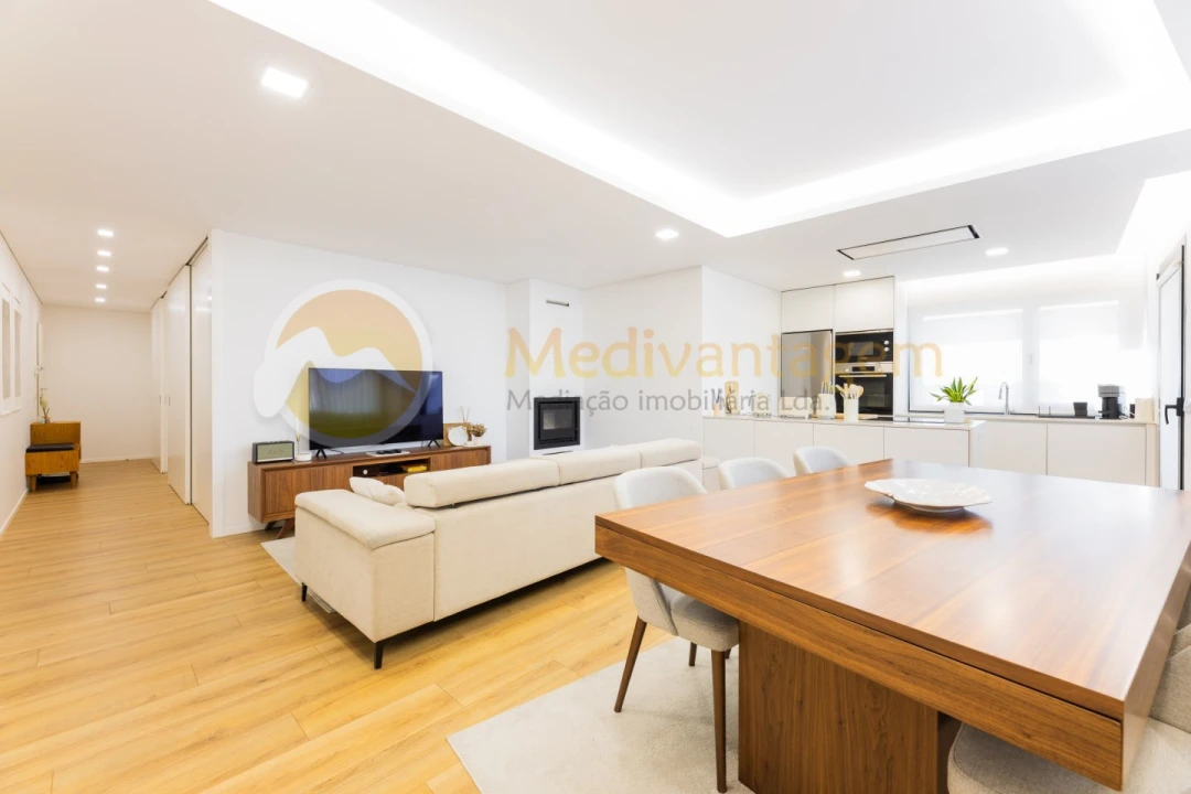 Apartamento T2 para Venda em Nogueiró e Tenões Foto 2