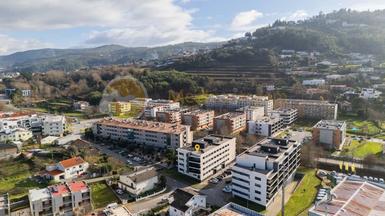 Apartamento T2 para Venda em Nogueiró e Tenões Foto 23