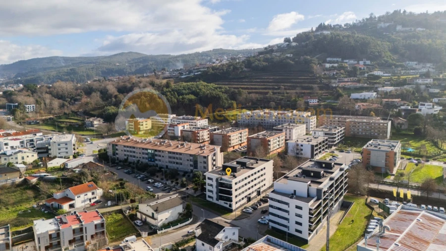 Apartamento T2 para Venda em Nogueiró e Tenões Foto 23