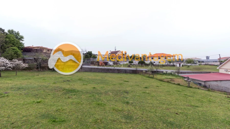 Terreno para Venda em Escariz (São Mamede) e Escariz (São Martinho)