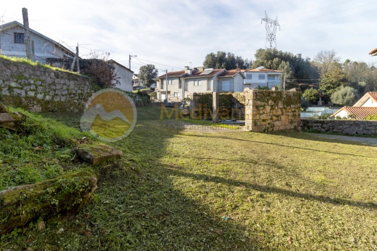 Terreno para Venda em Águas Santas e Moure Foto 4