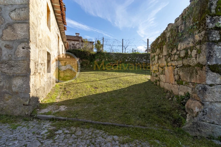 Terreno para Venda em Águas Santas e Moure Foto 6