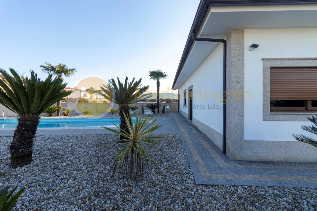 Moradia T3 para Venda em Mire de Tibães Foto 2