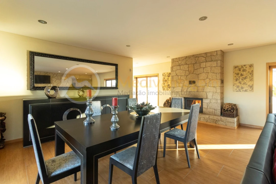 Moradia T3 para Venda em Mire de Tibães Foto 11