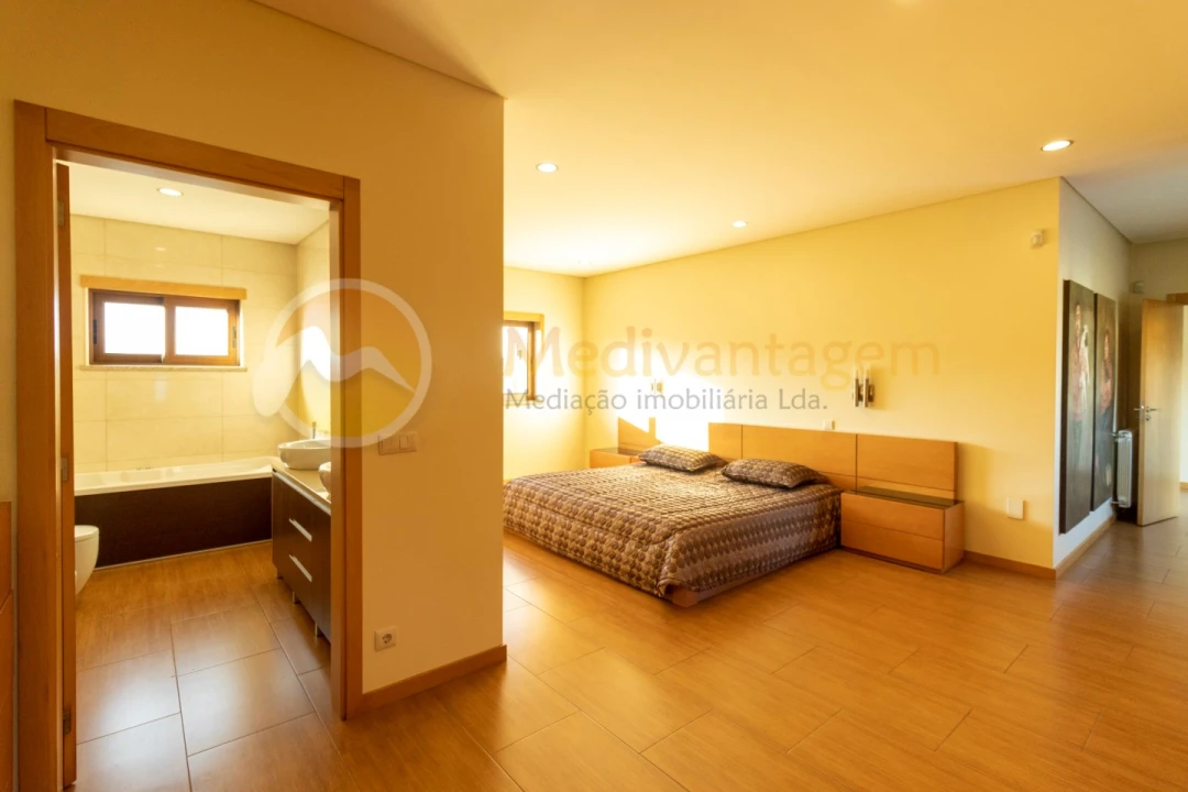 Moradia T3 para Venda em Mire de Tibães Foto 24