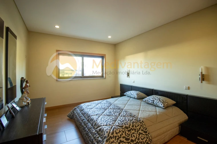 Moradia T3 para Venda em Mire de Tibães Foto 20