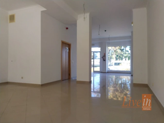 Loja para Venda em Carregado e Cadafais Foto 2