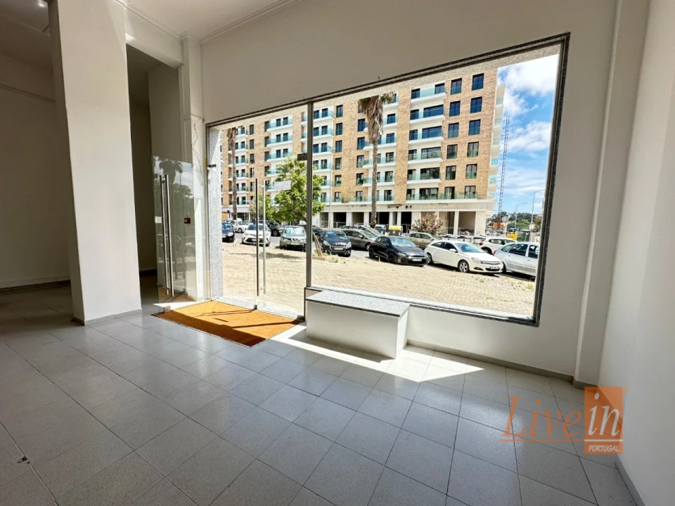 Loja para Venda em Loures Foto 2