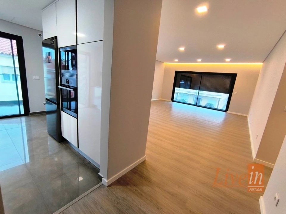 Apartamento T2 para Venda em Malveira e São Miguel de Alcainça Foto 3