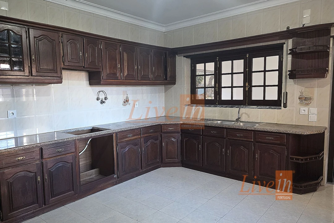 Moradia T4 para Venda em Bombarral e Vale Covo Foto 7