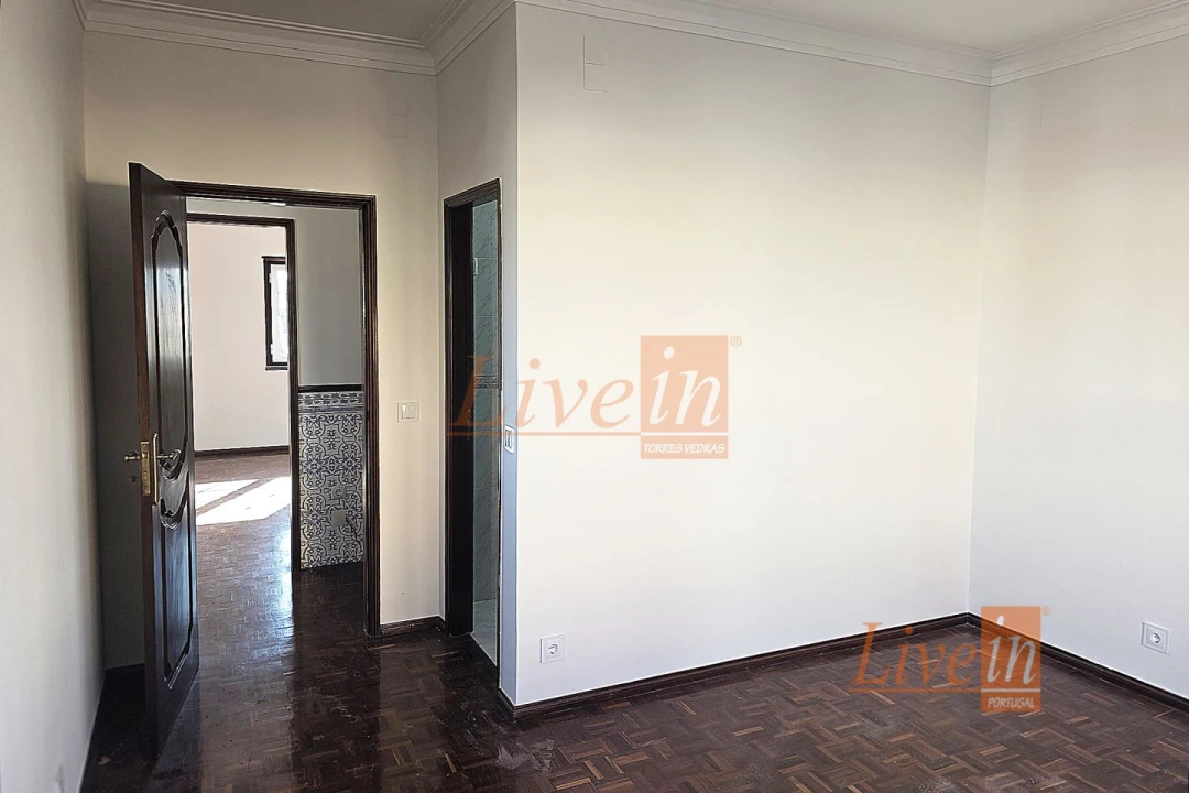 Moradia T4 para Venda em Bombarral e Vale Covo Foto 21