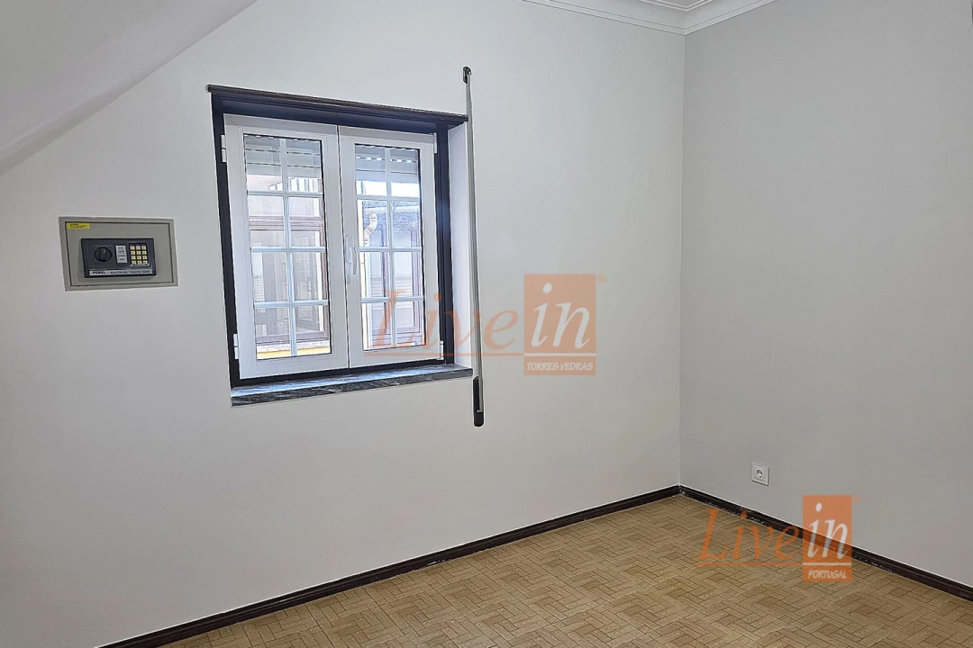 Moradia T4 para Venda em Bombarral e Vale Covo Foto 26