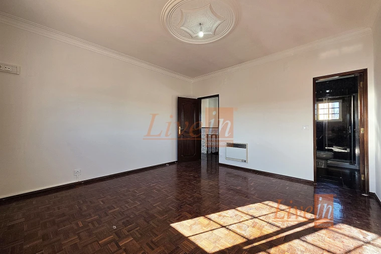 Moradia T4 para Venda em Bombarral e Vale Covo Foto 14