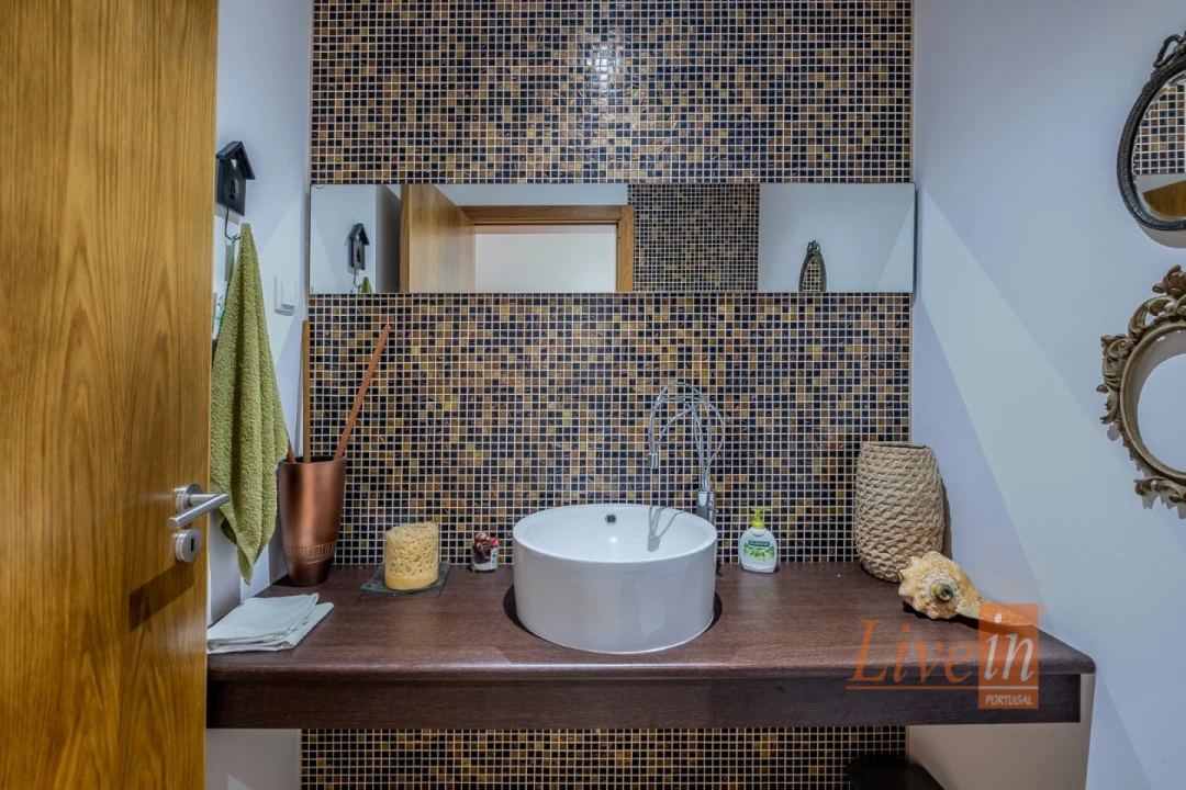 Moradia T8 para Venda em São Pedro da Cadeira Foto 19