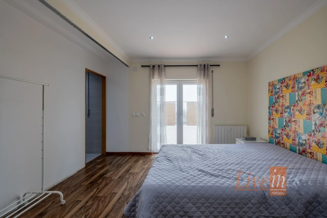 Moradia T8 para Venda em São Pedro da Cadeira Foto 20