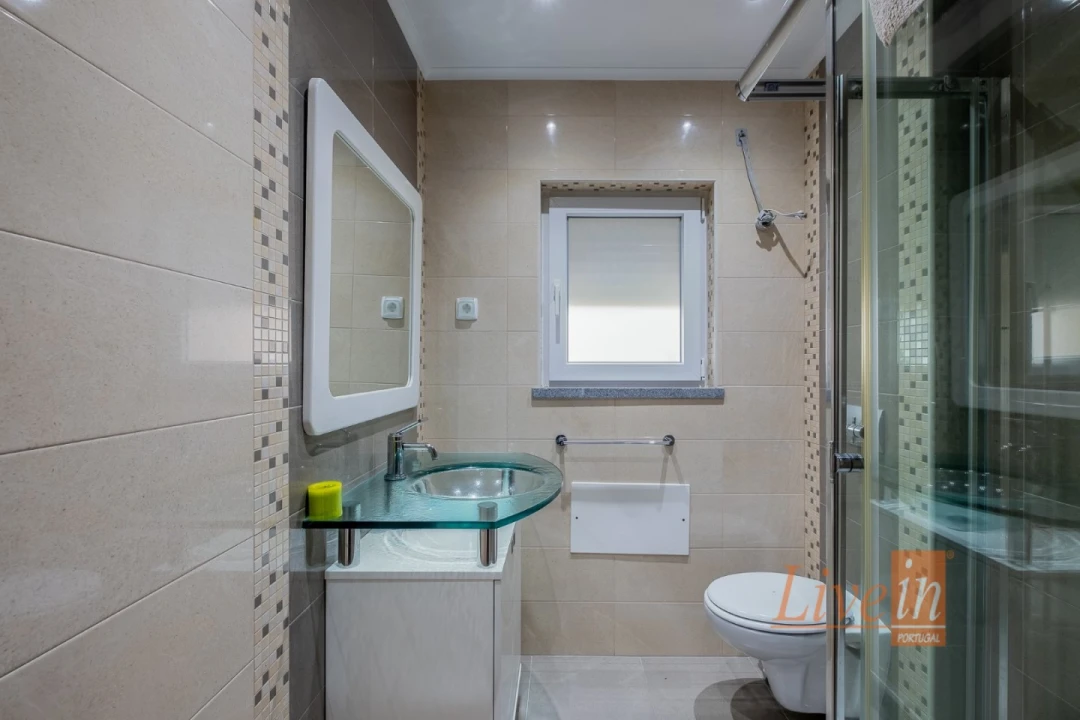 Moradia T8 para Venda em São Pedro da Cadeira Foto 23