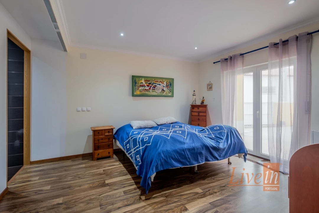 Moradia T8 para Venda em São Pedro da Cadeira Foto 26