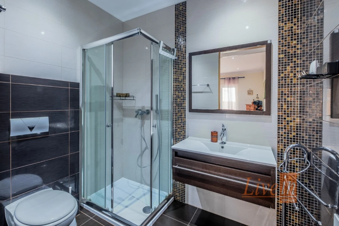 Moradia T8 para Venda em São Pedro da Cadeira Foto 27