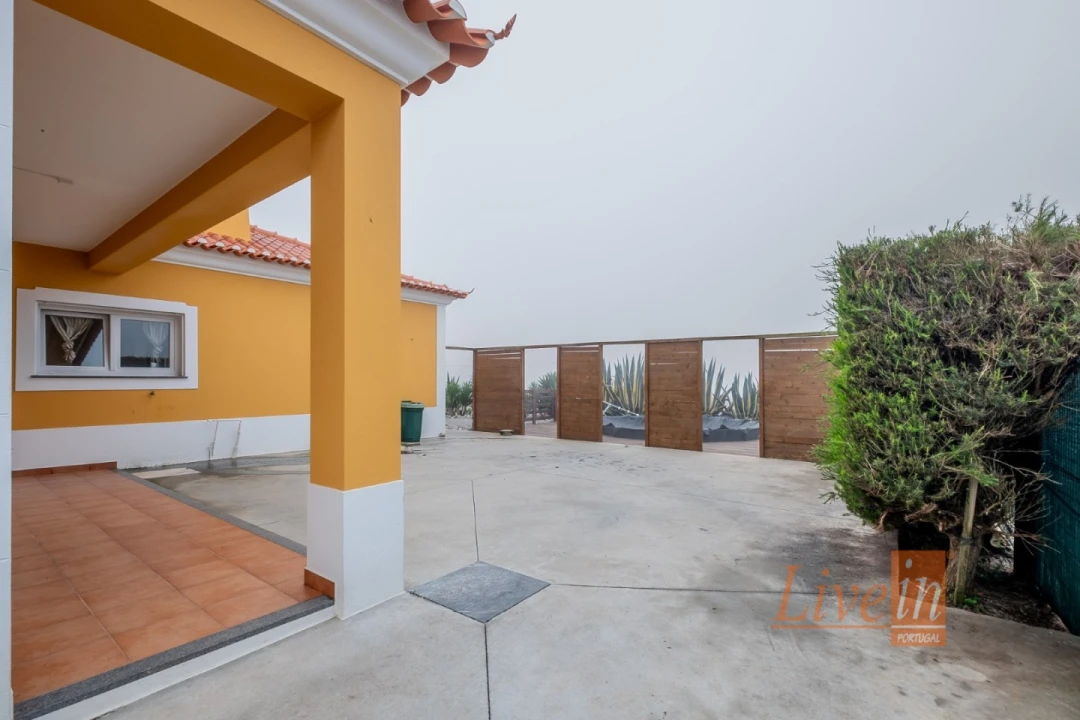 Moradia T8 para Venda em São Pedro da Cadeira Foto 31