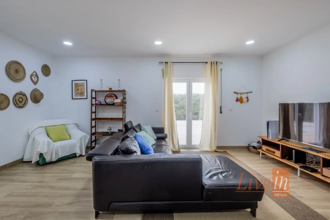 Moradia T8 para Venda em São Pedro da Cadeira Foto 37