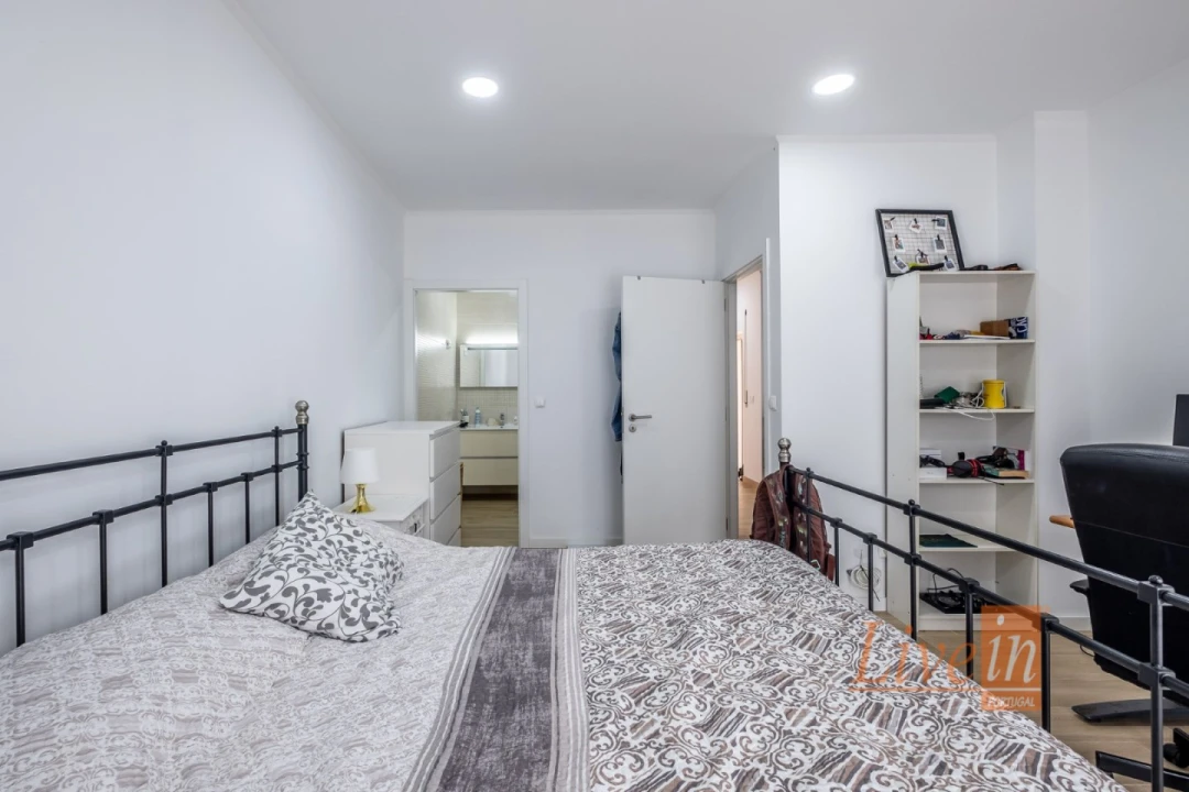 Moradia T8 para Venda em São Pedro da Cadeira Foto 39