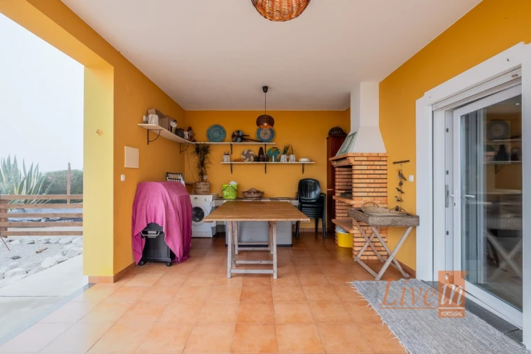 Moradia T8 para Venda em São Pedro da Cadeira Foto 4