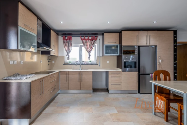 Moradia T8 para Venda em São Pedro da Cadeira Foto 12