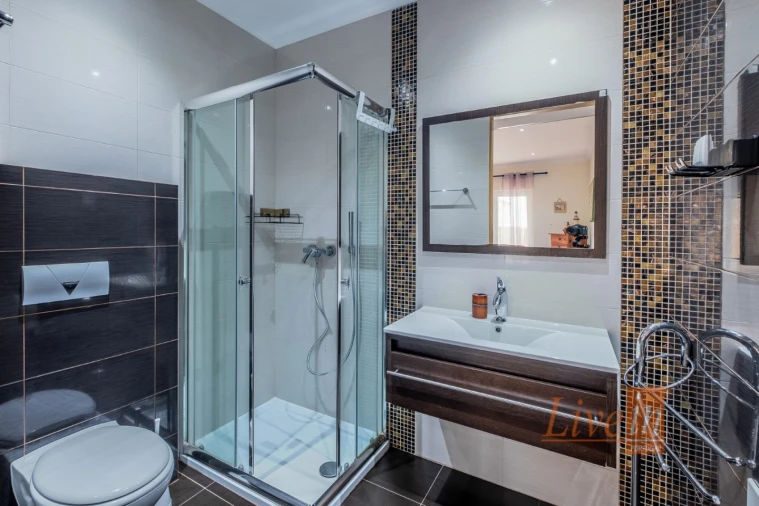 Moradia T8 para Venda em São Pedro da Cadeira Foto 27