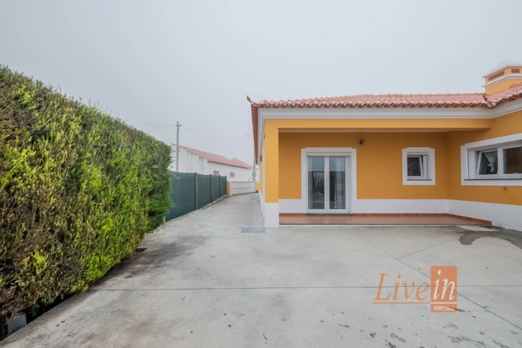 Moradia T8 para Venda em São Pedro da Cadeira Foto 28