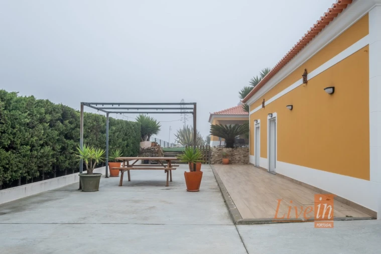 Moradia T8 para Venda em São Pedro da Cadeira Foto 29