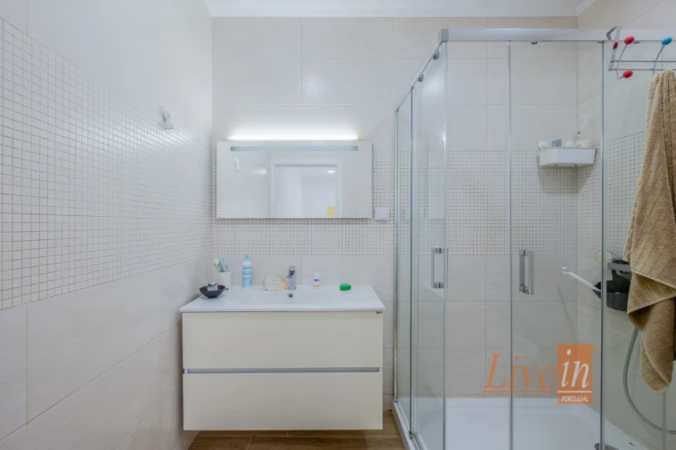 Moradia T8 para Venda em São Pedro da Cadeira Foto 40