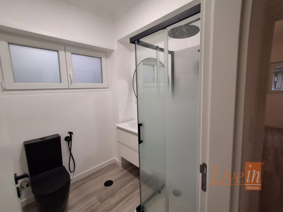 Apartamento T2 para Venda em Massamá e Monte Abraão Foto 17