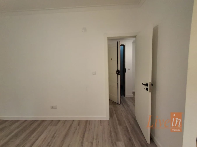 Apartamento T2 para Venda em Massamá e Monte Abraão Foto 12