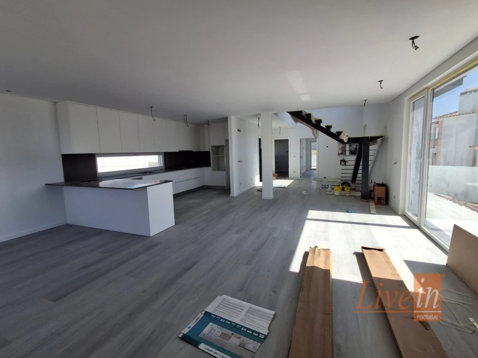 Moradia T5 para Venda em São Pedro da Cadeira Foto 11