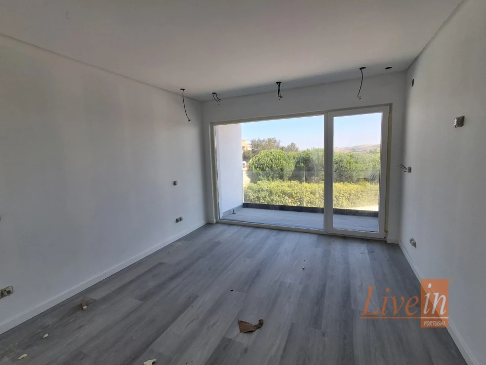 Moradia T5 para Venda em São Pedro da Cadeira Foto 41